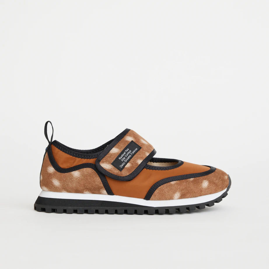 Women's retro velcro sneaker made from fawn patterned material, pull tab and removable insoles.