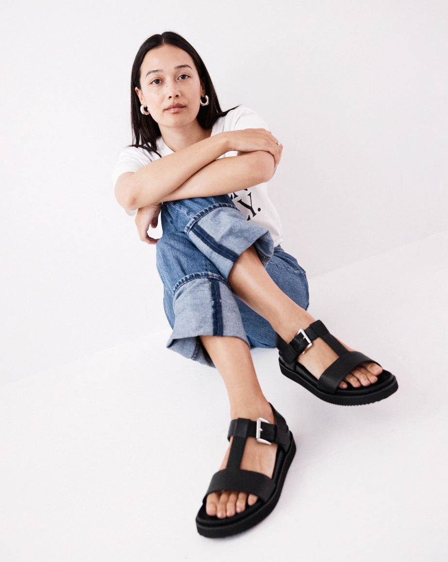 Declaration 2.0 Leather T-Bar Wedge | Black