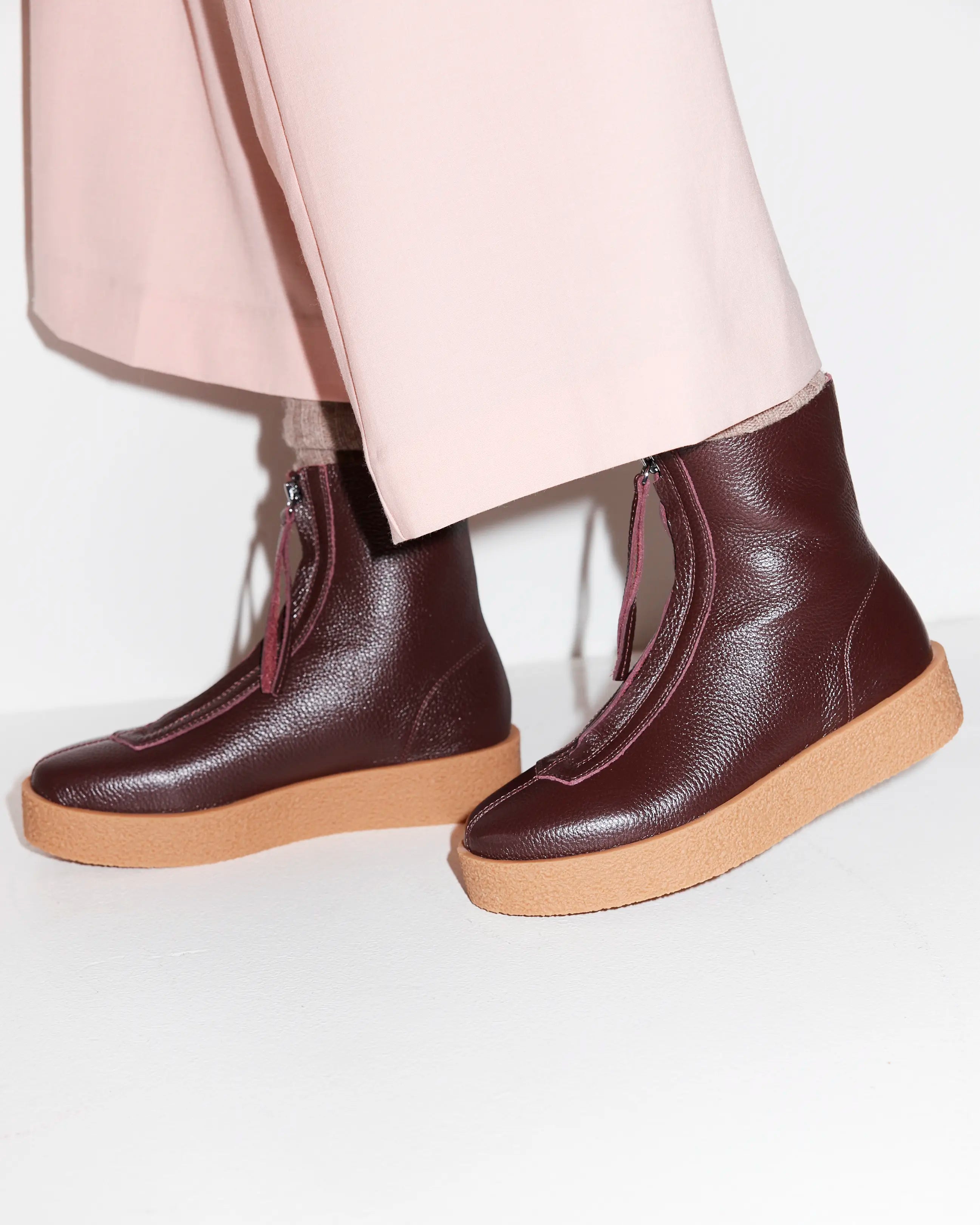 Discover our narrow fit shoes here.