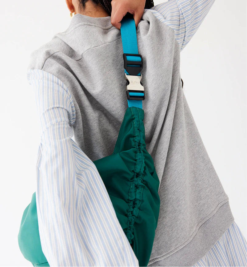 Kavu 2025 halfmoon sling