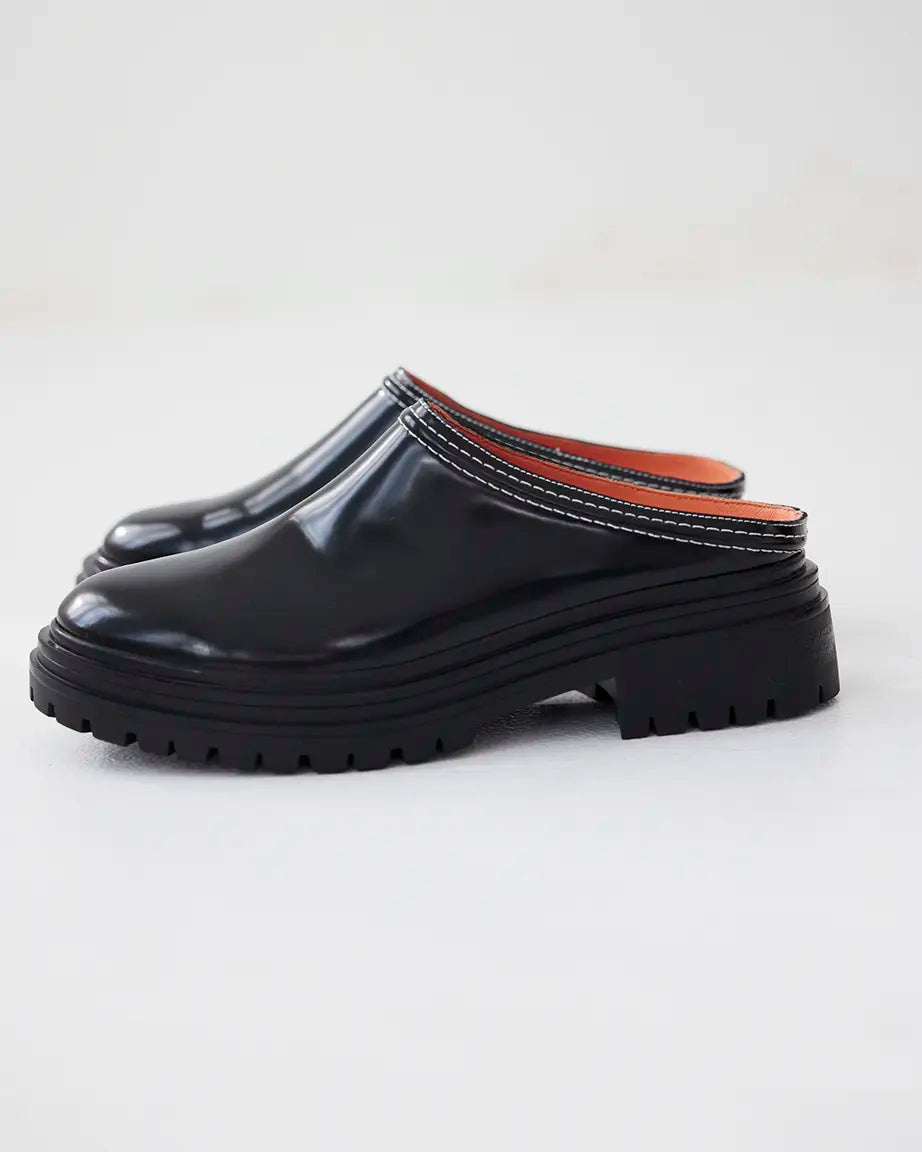 Delphine Leather Clog | Black with Milk Topstitch