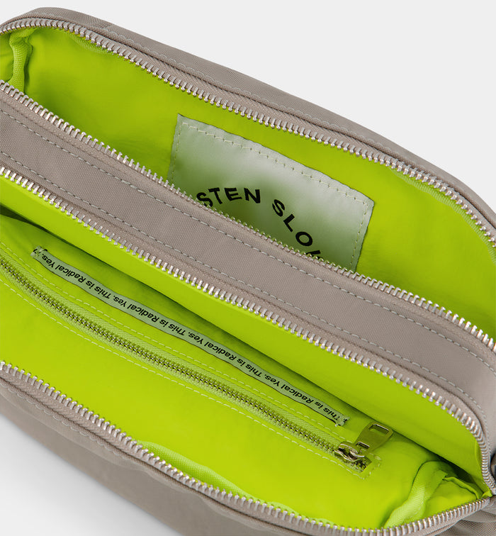 The Messenger Nylon Pocket Bag | Washed Grey