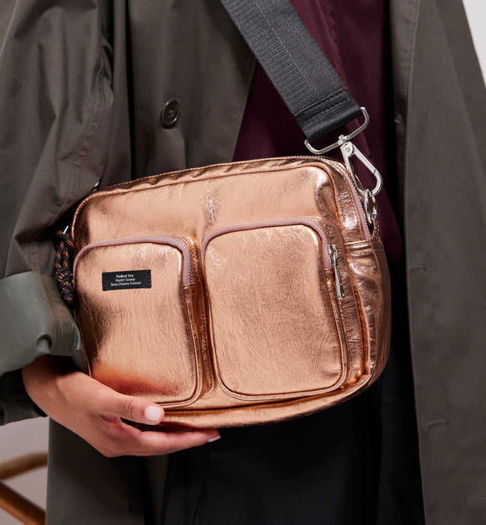 Messenger Pocket Bag in Leather | Apricot Metallic