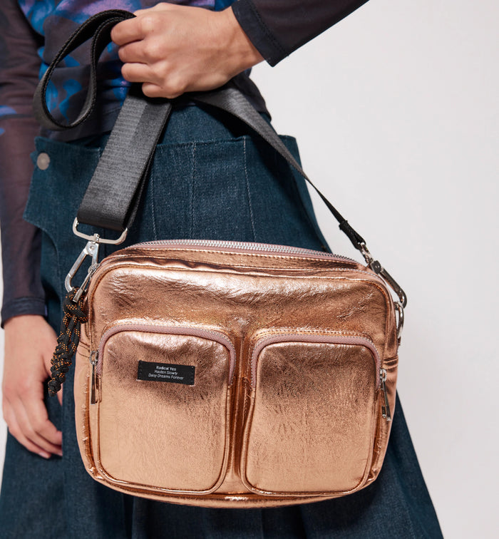 Messenger Pocket Bag in Leather | Apricot Metallic