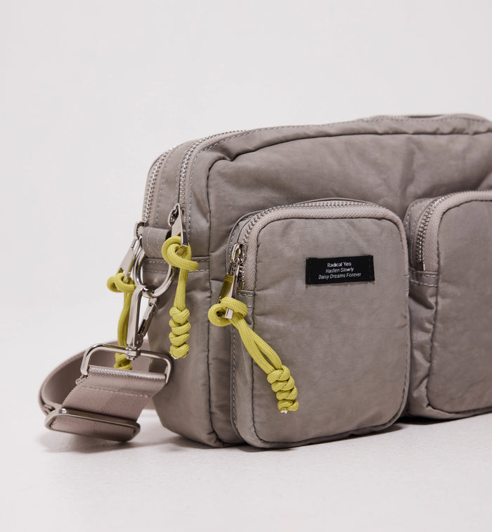 The Messenger Nylon Pocket Bag | Washed Grey