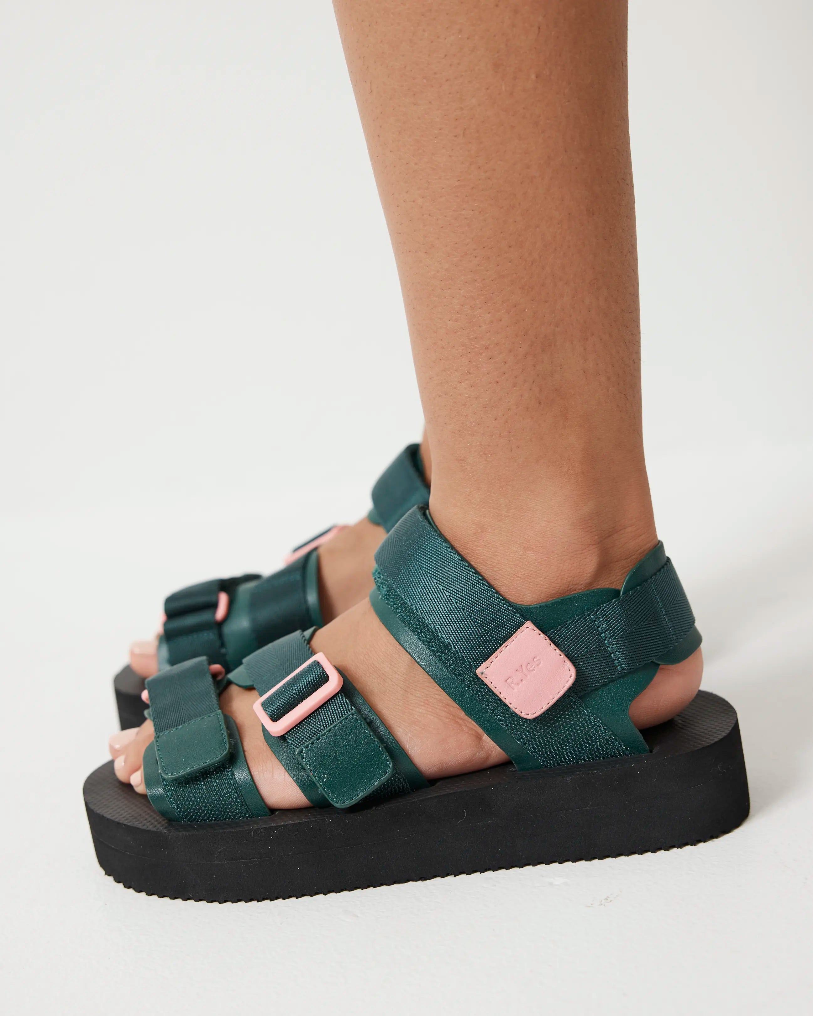 Neptune 2.0 Athletic Sandal | Bottle Green