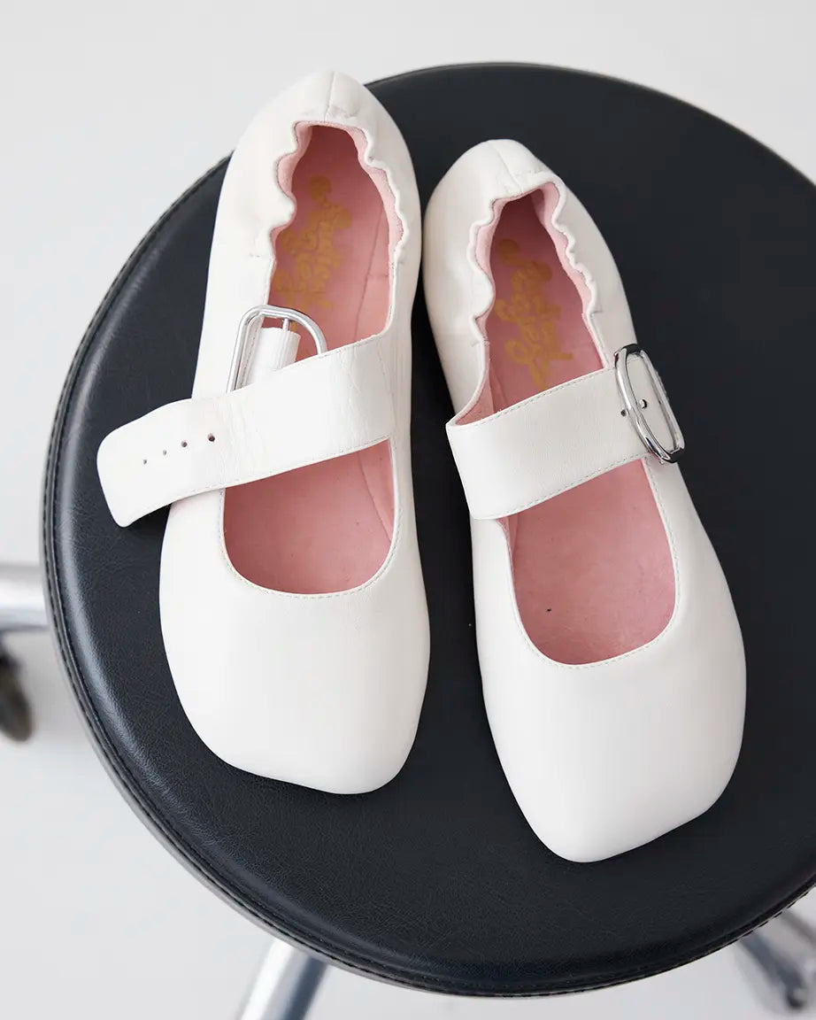 Petit Palais Buckle Shoe | Ecru