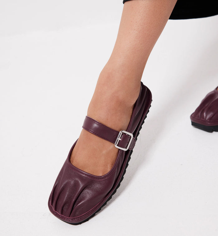 Pina Buckle Shoe | Cherry