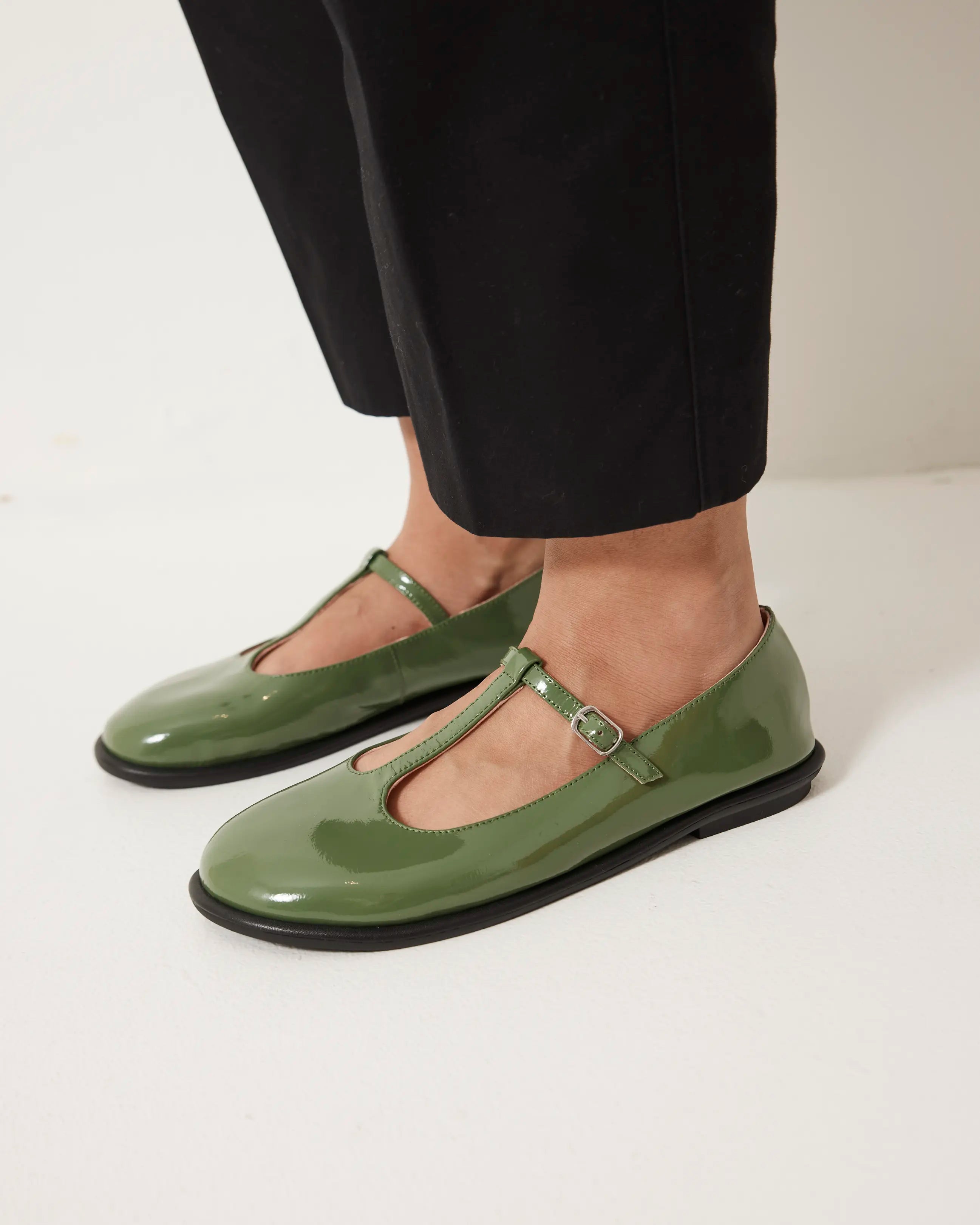 Reilly T-Bar Leather Shoe | Moss Green