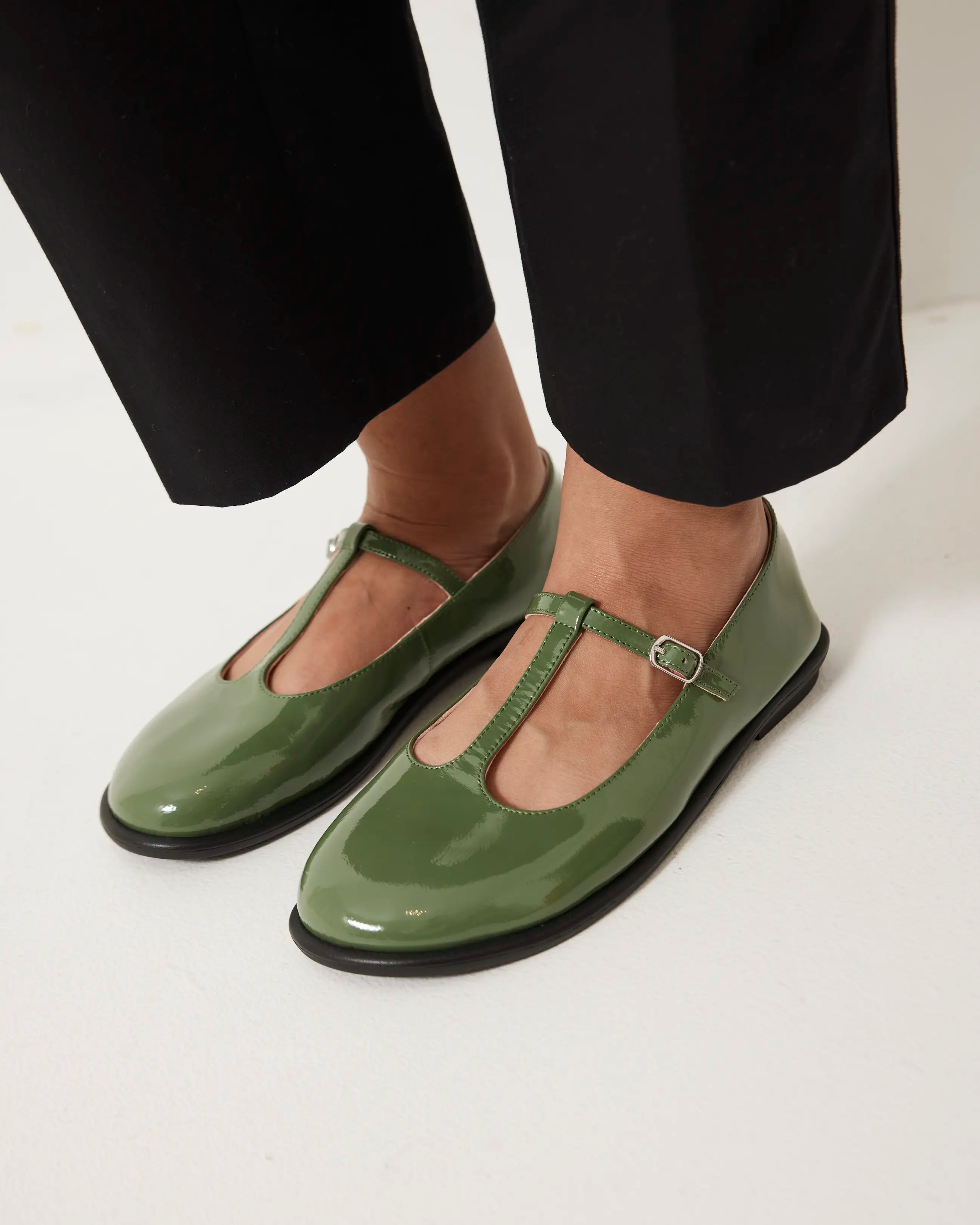 Reilly T-Bar Leather Shoe | Moss Green