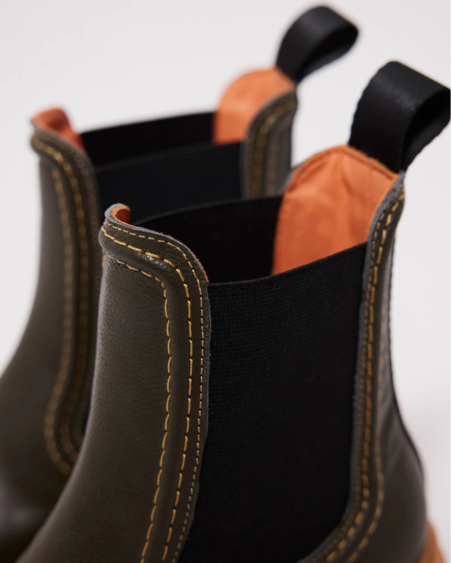 Reni Leather Chelsea Boots with Overstitch Detail | Pickle