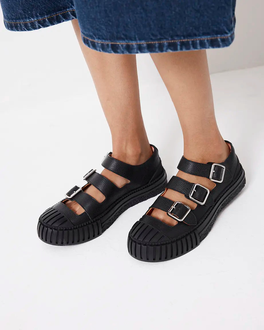 Tao Buckle Shoe | Black