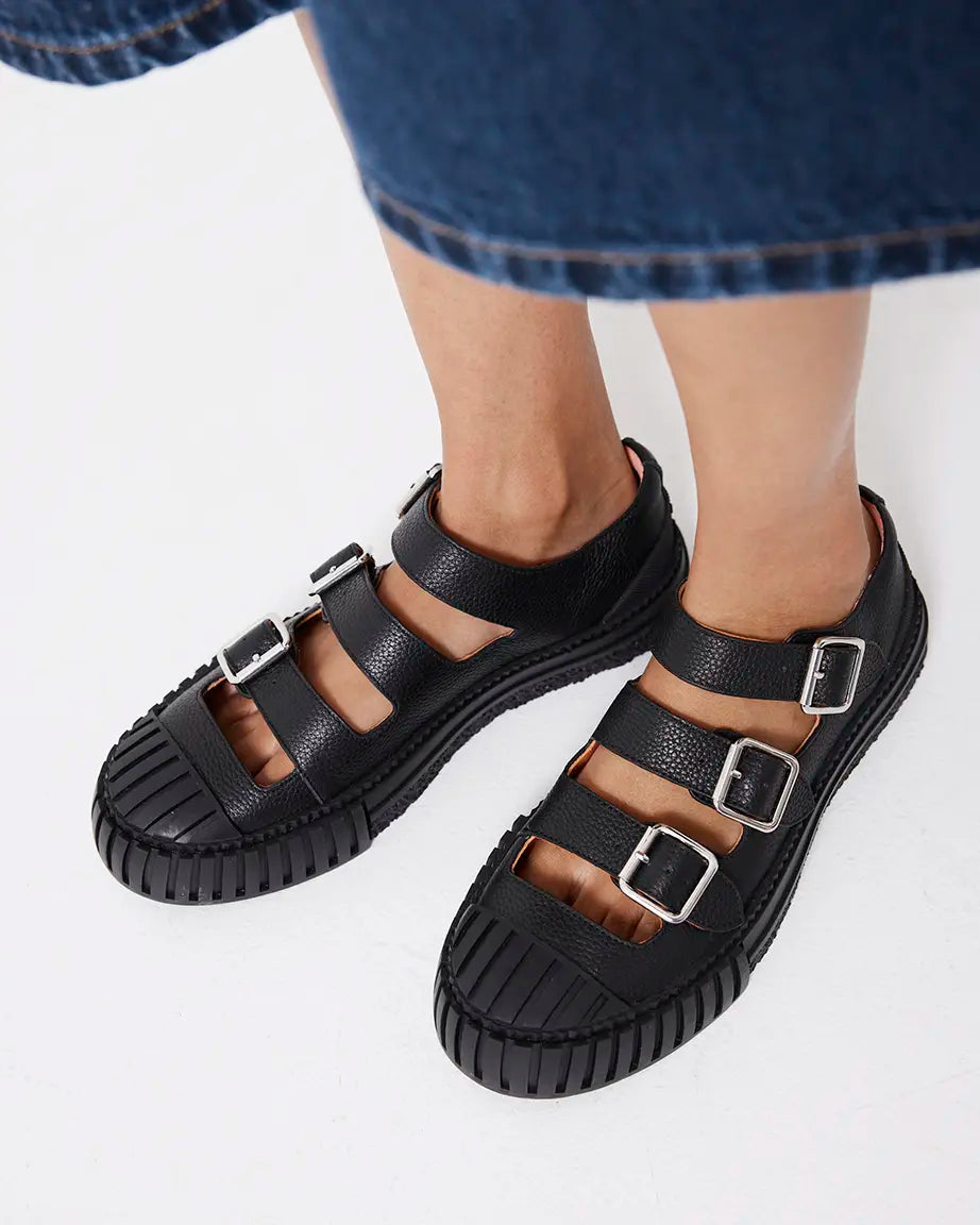 Tao Buckle Shoe | Black