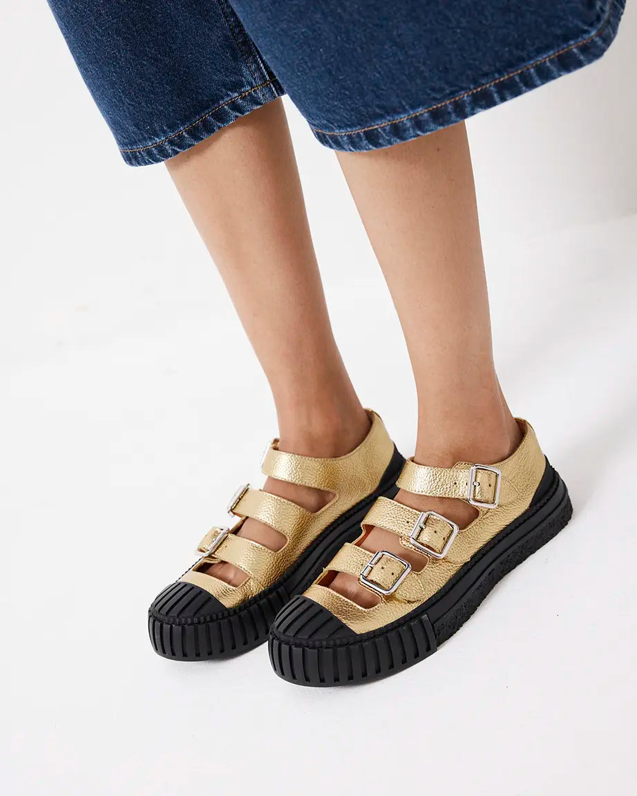 Tao Buckle Shoe | Gold Tumbled