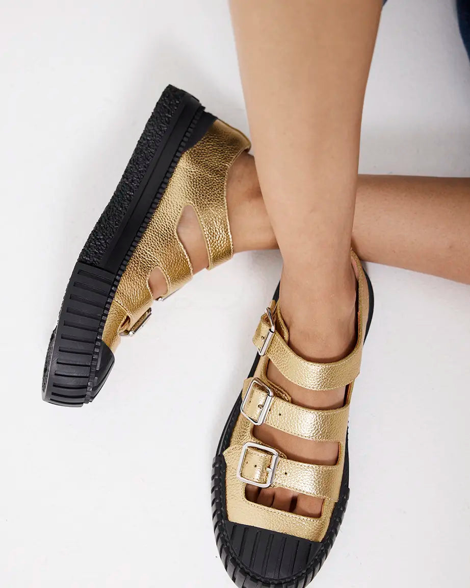 Tao Buckle Shoe | Gold Tumbled