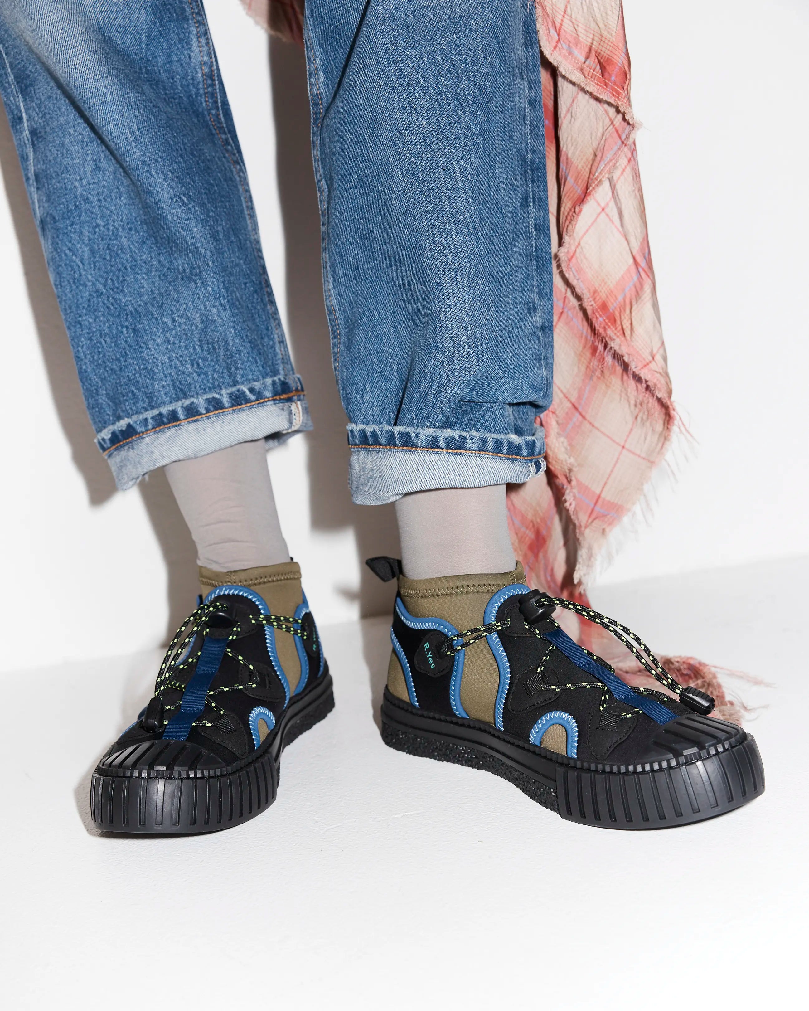 Tokyo Neoprene Hiking Trainer | Cardamom