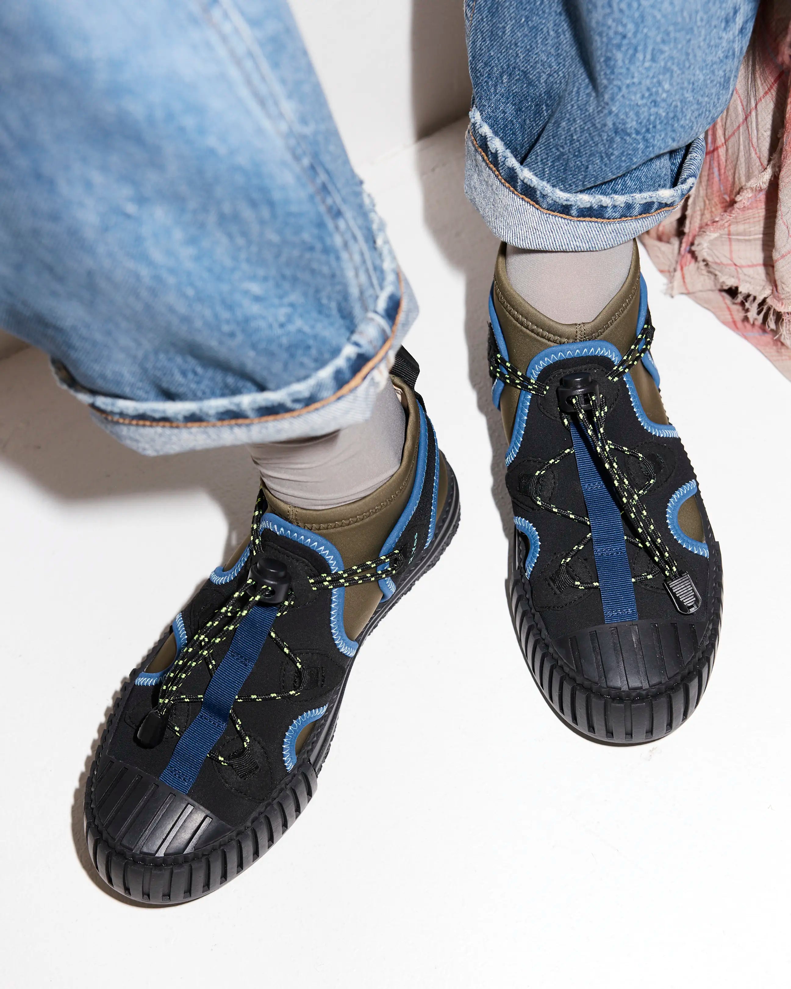 Tokyo Neoprene Hiking Trainer | Cardamom