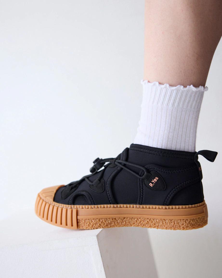 Tokyo Neoprene Hiking Trainer | Black