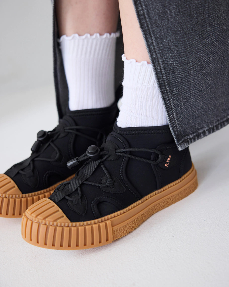 Tokyo Neoprene Hiking Trainer | Black