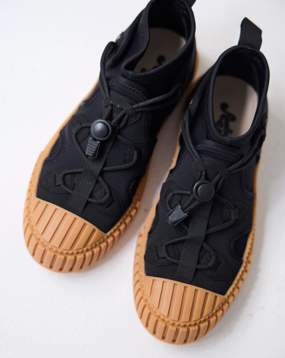 Tokyo Neoprene Hiking Trainer | Black