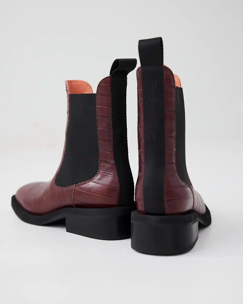 Tomorrow Square Toe Chelsea Boot | Foundry Saddle