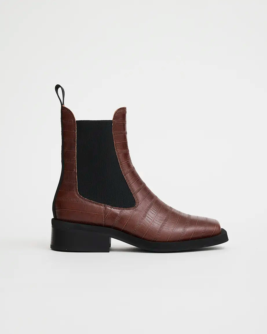 Tomorrow Square Toe Chelsea Boot | Foundry Saddle