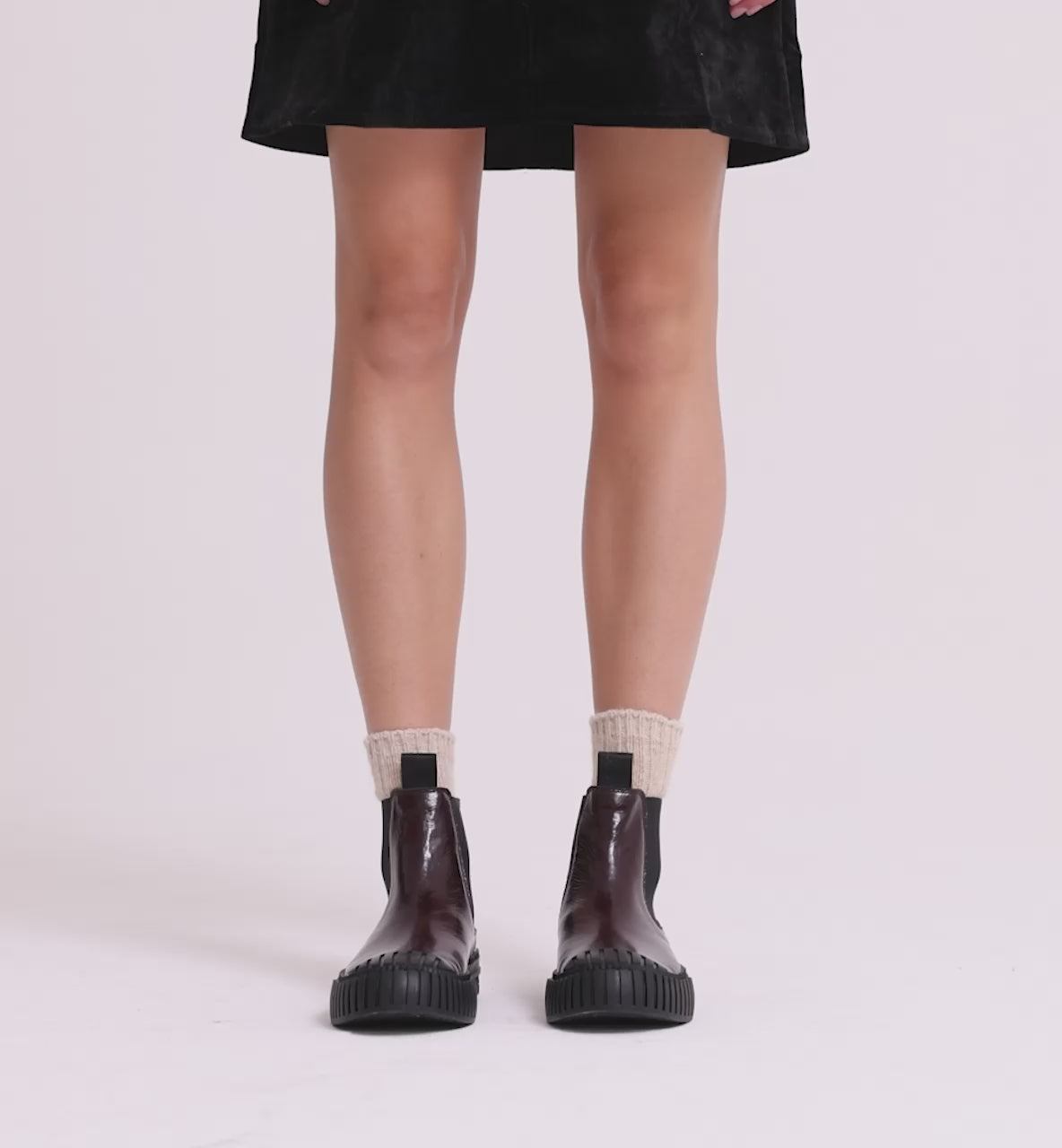 Load video: Barbar Leather Chelsea Boots | Cherry Ripple