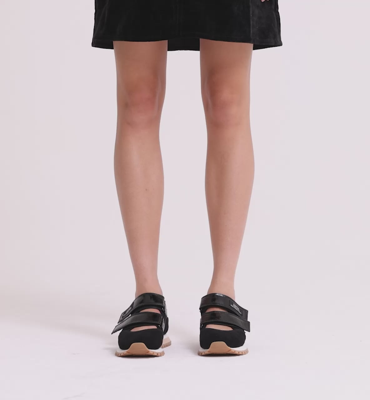Load video: Both Ways 2.0 Velcro Sneaker | Black