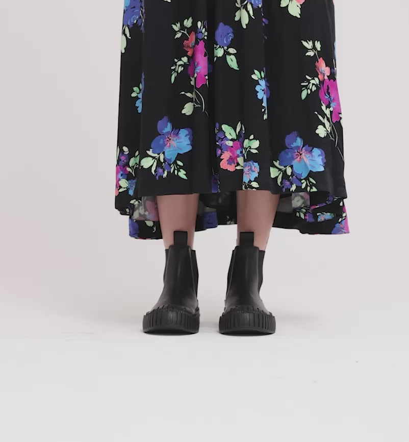 Load video: Barbar Chelsea Boots | Black Leather