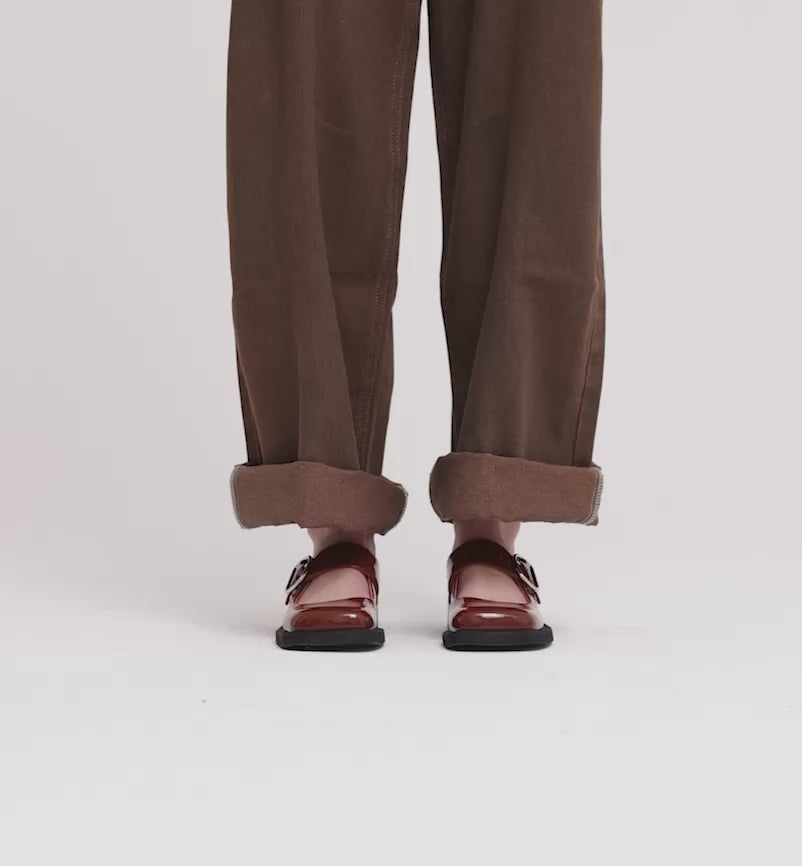 Load video: Badu Square Toe Leather Mule | Toffee Ripple