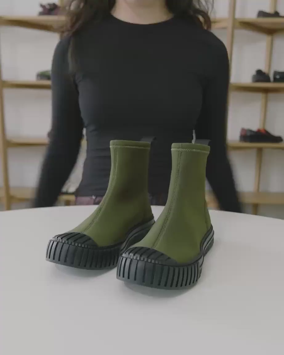 Load video: Sunny 3.0 Neoprene Pull on Boots | Everyday Olive