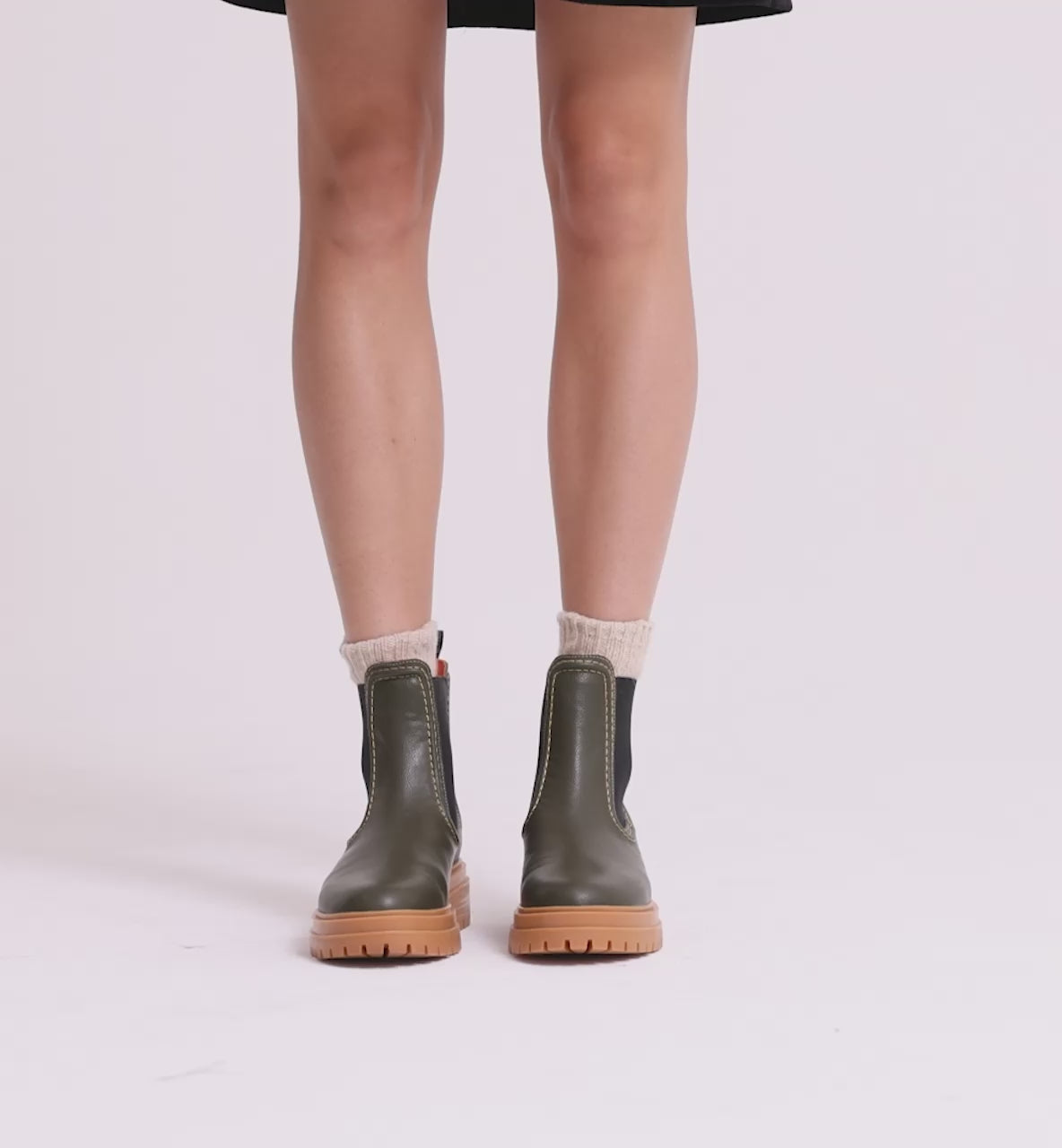 Load video: Reni Leather Chelsea Boots with Overstitch Detail | Pickle