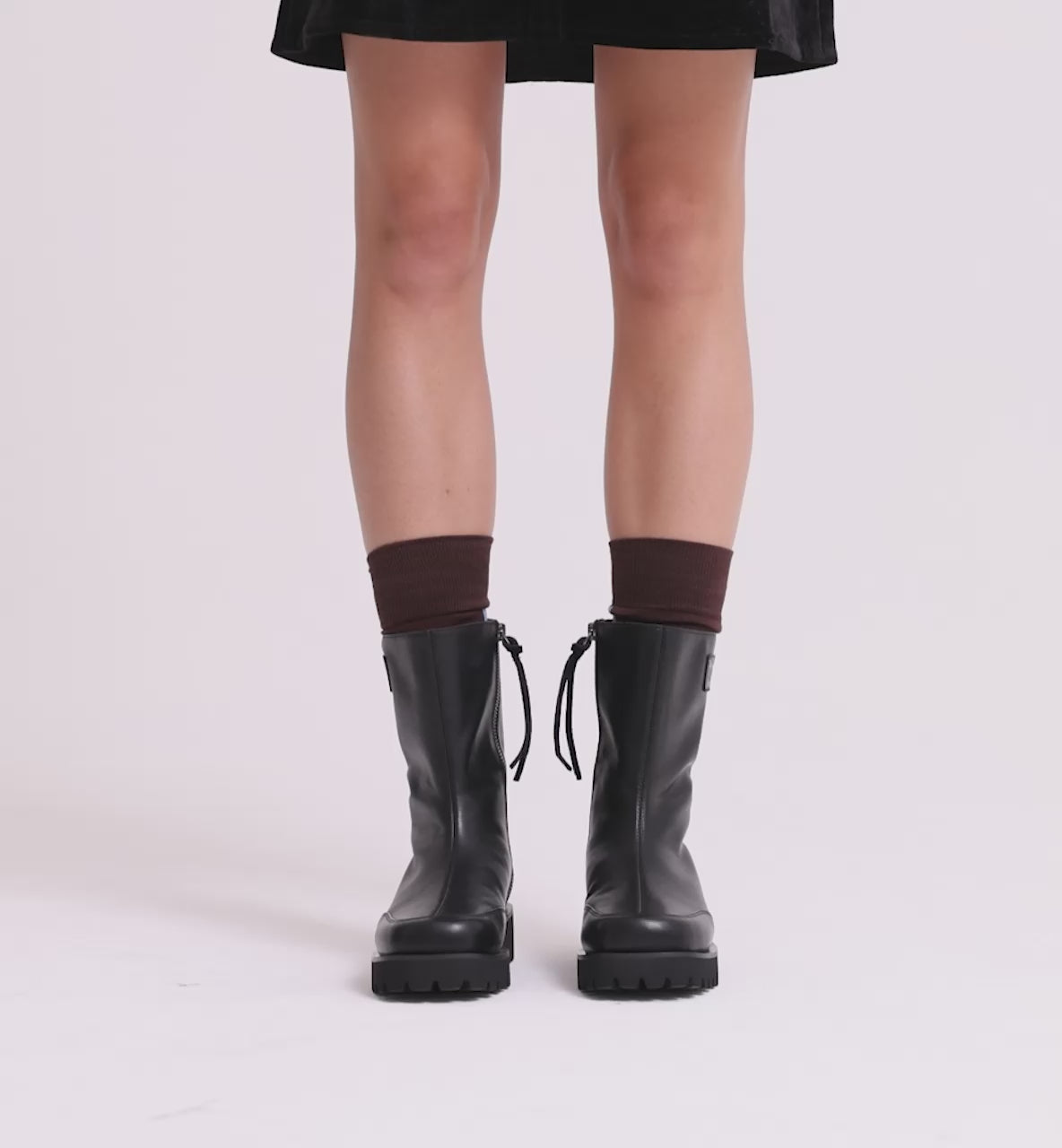 Load video: Luminous Midi Boot | Black