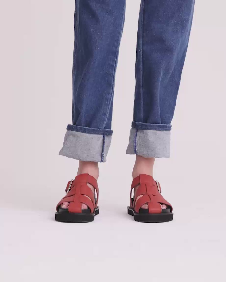 Load video: Arkestra 2.0 Fisherman Leather Sandal | Clay