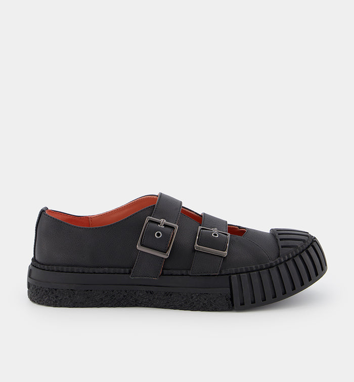 Movement 2.0 Buckle Shoe  in Tumbled Leather l Black