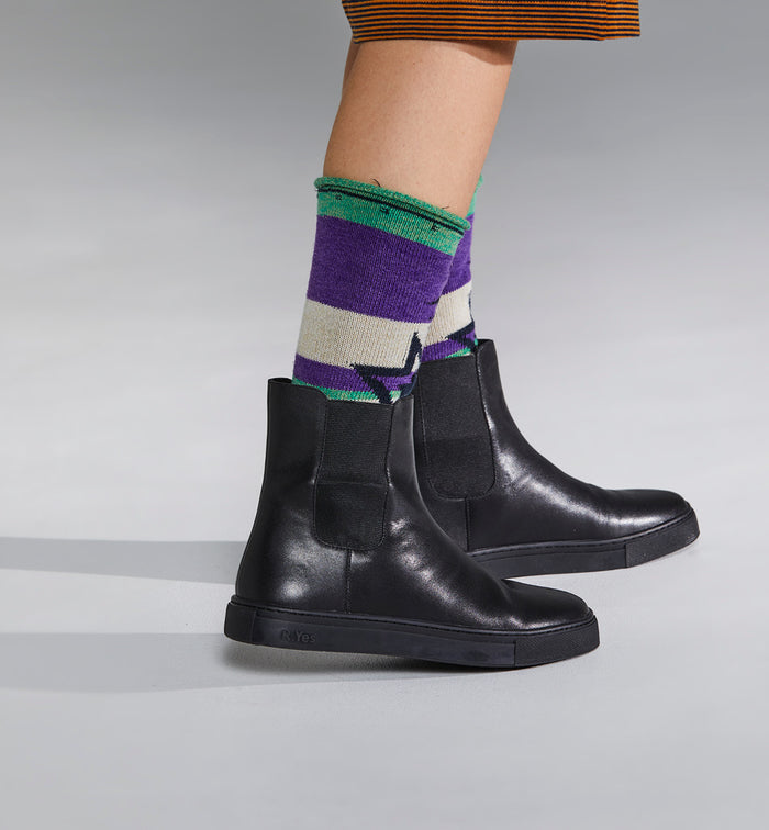 Everything - Pull on Chelsea Boot in Black Leather / Australian Merino Wool Lining